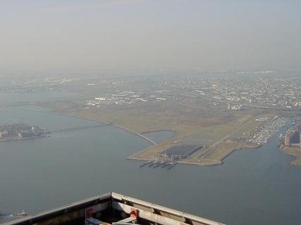 View SW from WTC (pan 3)<br>Location: <a href="https://www.google.com/maps/search/?api=1&query=40.71101,-74.0131" target="_new">World Trade Centre Outside Observation Deck</a>
